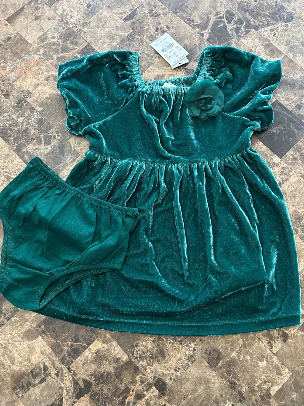 NWT 🆕 Christmas Emerald Green Velvet Puff Sleeve Dress & Diaper Cover 18-24 mths